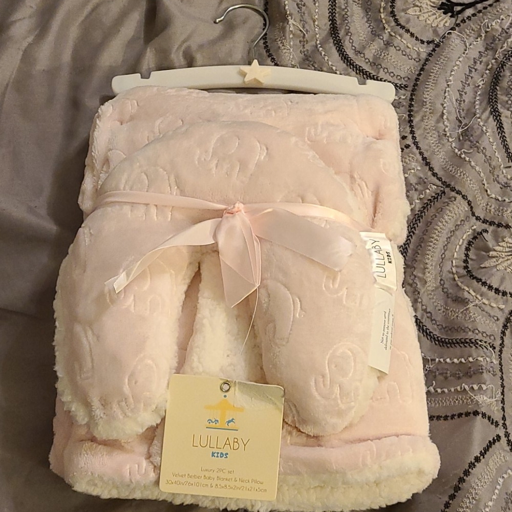 Baby neck pillow & blanket